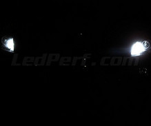 LED-yö- ja päiväajovalopaketti (xenon valkoinen) Peugeot 3008 -mallille (xenon alkuperäinen).
